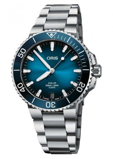 Aquis Date Calibre 400