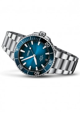 Aquis Date Calibre 400 2