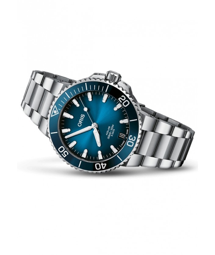 Aquis Date Calibre 400