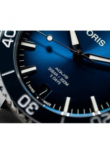 Aquis Date Calibre 400